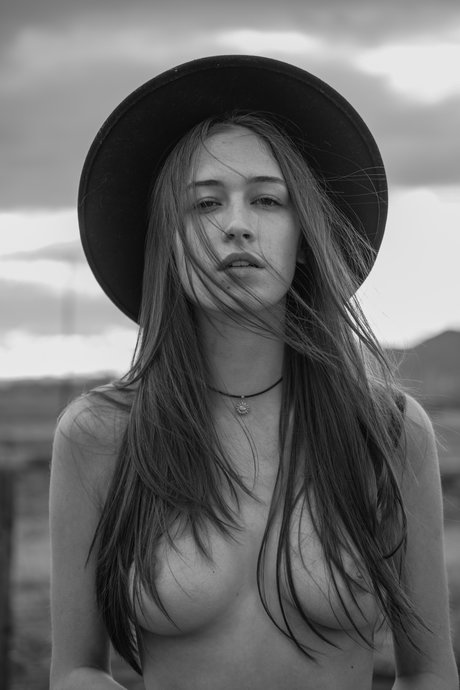 Elsie Hewitt star sexy galleries