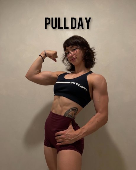 Lean Beef Patty pretty actress image