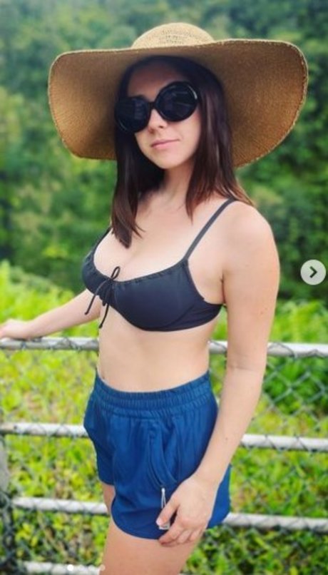 Richie Chanel_ high quality actress images