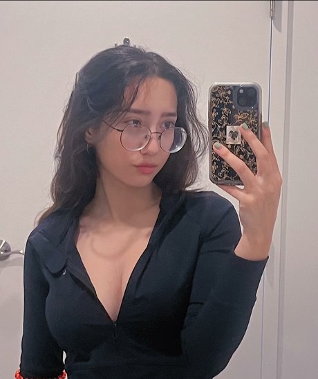 beautiful shemale onlyfans pornographic galleries