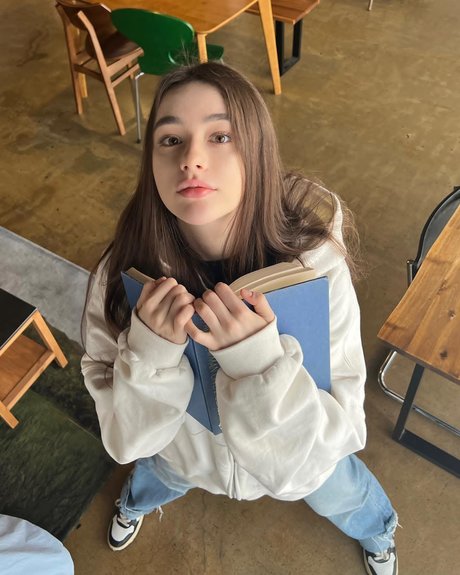 Dasha Taran_ top pornstar image