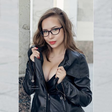 curvy muscle onlyfans free nude galleries