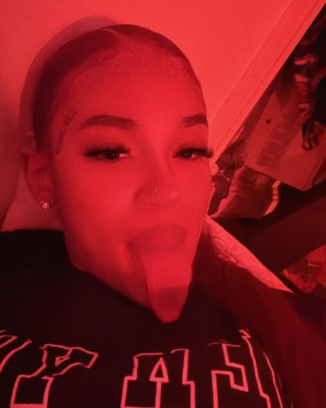 Cynthia Rose_ model adult picture