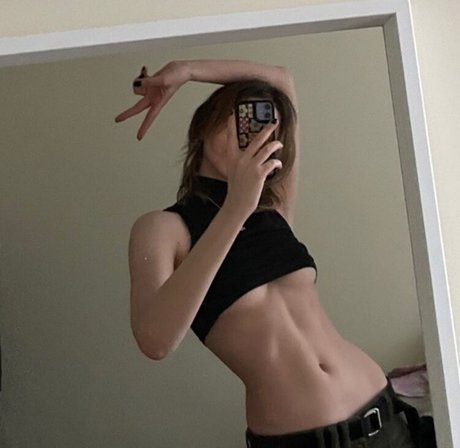 Kira Rausch erotic actress pics