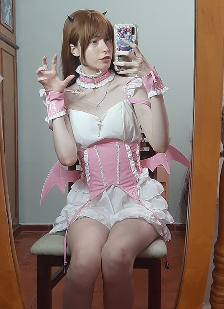 Kiki Glitter Cosplay art model img