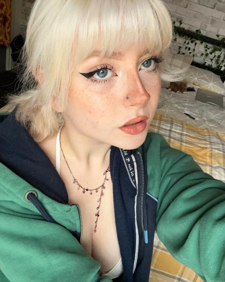 M Ae 3 perfect actress pic