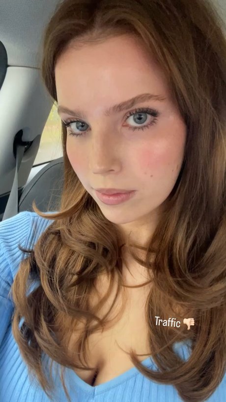 Emily Deyt Aysage Profile pic