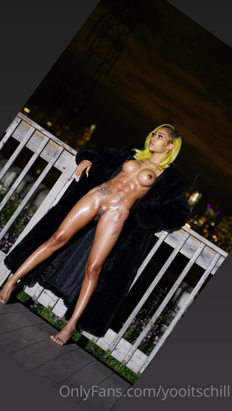 YooItsChill pornstar art photo