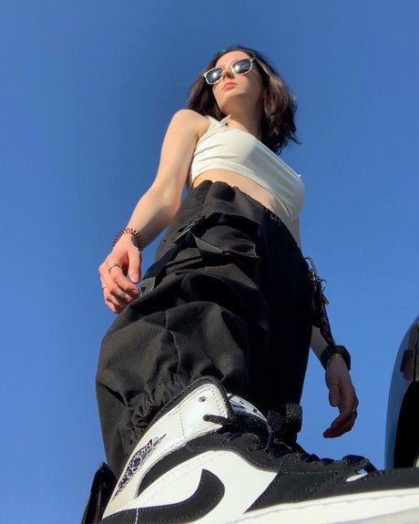 Queen etimy sexy star archive