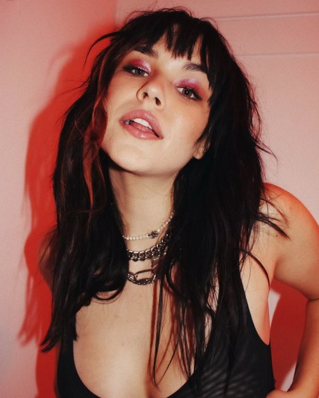 Taylor Upsahl_ star sexy img