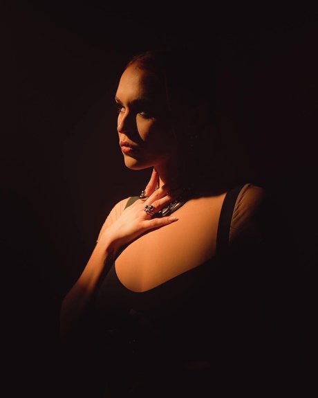 Taylor Upsahl_ best actress photos