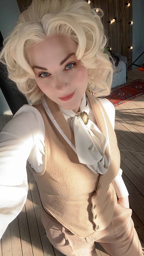 Adamae Dono erotic model archive