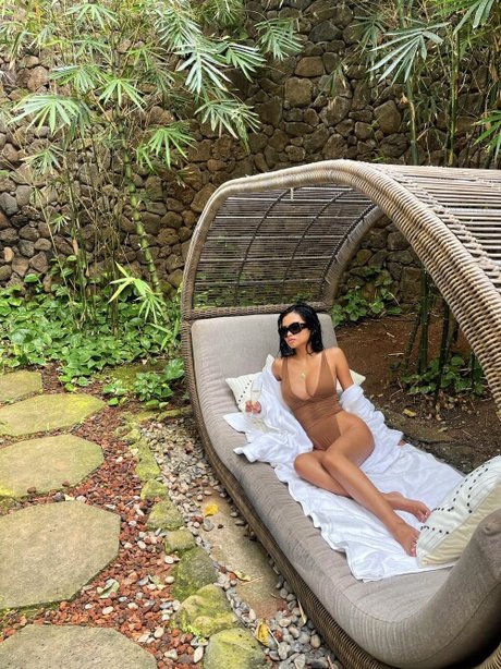 Alyssa Silos art star galleries