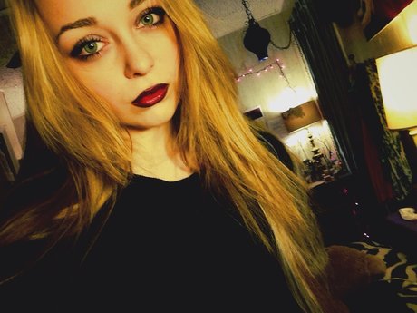 Elyse Summer pornstar adult pics