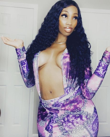 Carolina charm hot actress gallery