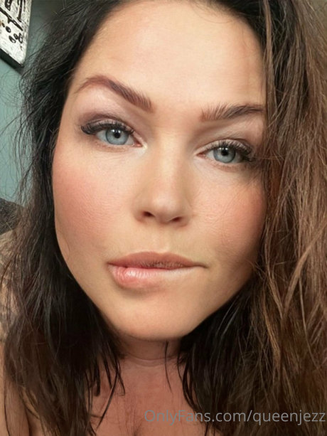 Queenjezz pornstar nudes galleries