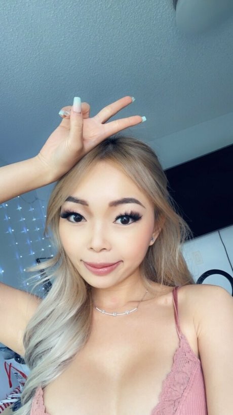 V boo model nude pics