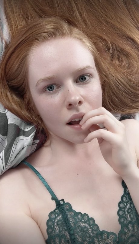 Flamehead girl model pornographic photos