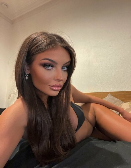 Mbunnnny exclusive star img