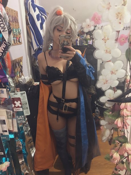 Plushiecos naked actress gallery