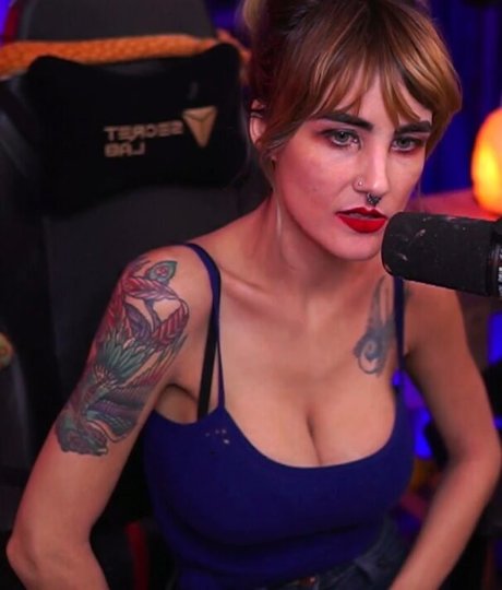 saggy tits onlyfans perfect pic