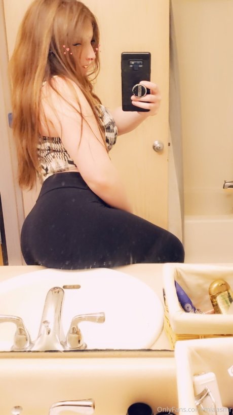 MIAASMR model top photos