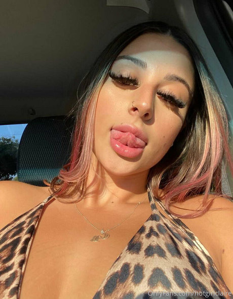 Submissive Skylar star erotic pictures