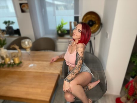 NinaDevil model nude photos