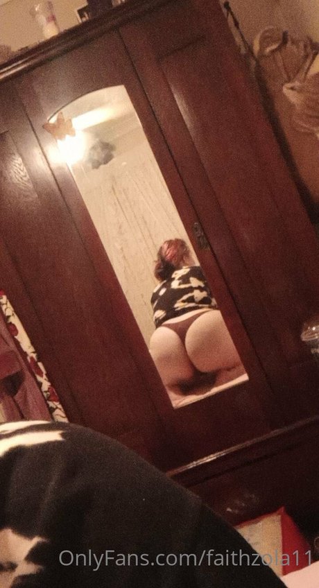 Faithzola11 porn star photo