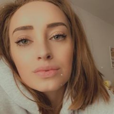 Taylor Paulson nude actress img