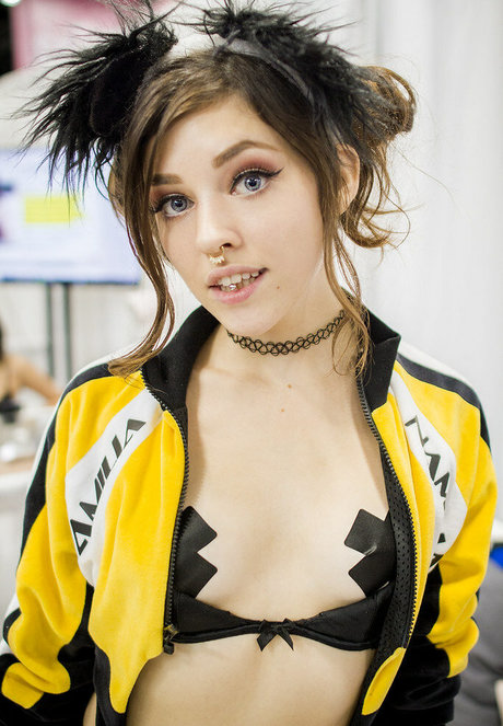 Emma Choice nudes model images