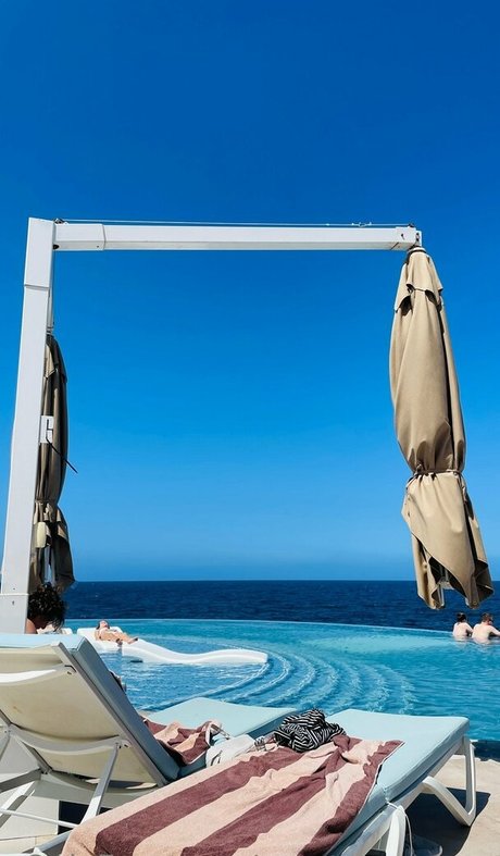 CourtesanAnna model xxx photo