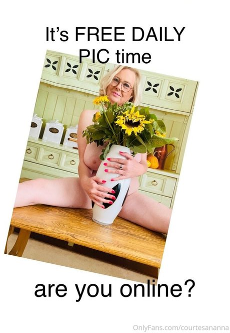 CourtesanAnna pretty actress pics