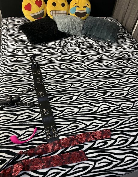 gay kissing onlyfans sexy naked gallery