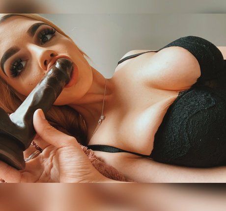 queenkleo sexy star pics