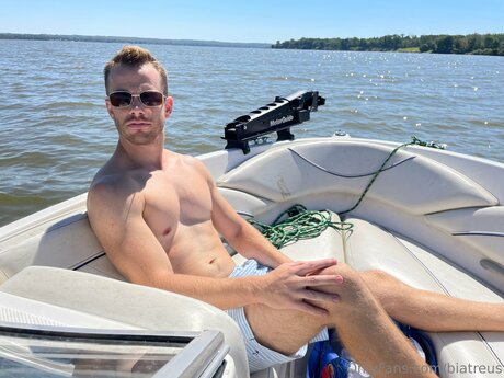 Biatreus model adult gallery