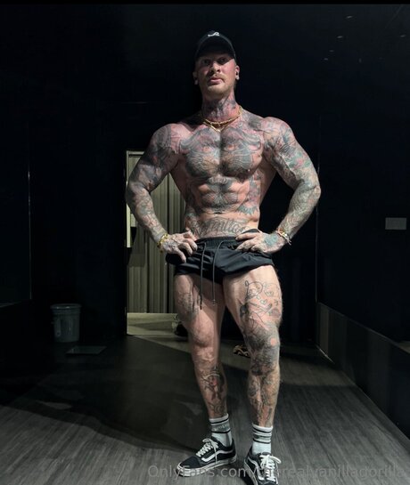 Therealvanillagorilla top model pic