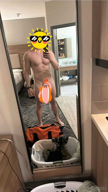 U304968052 star naked photo