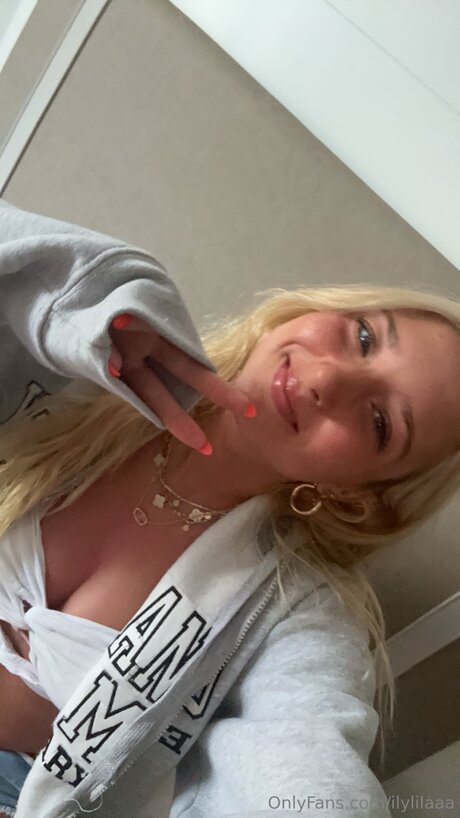 Ilylilaaa model nude gallery