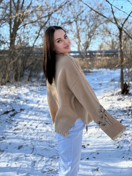 Mary Plays model high quality photo