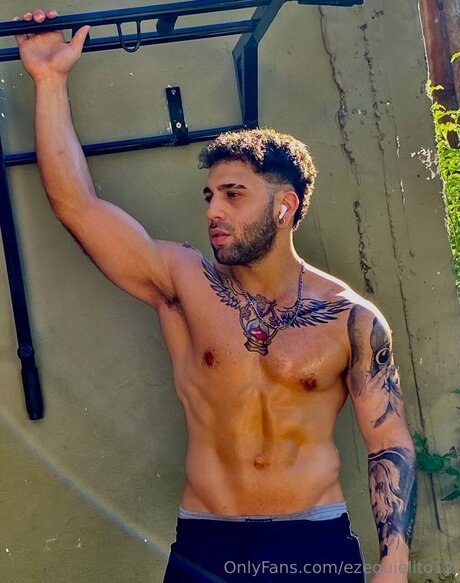 Ezequielito12 hot model galleries