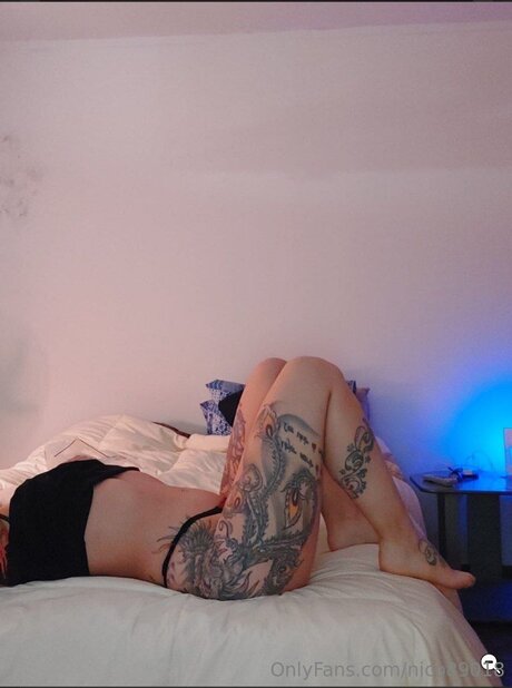 Nico89018 naked pornstar img