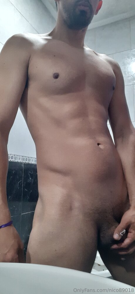 Nico89018 adult model picture