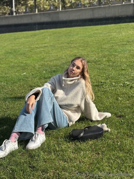 Lolabrain star sexy pics