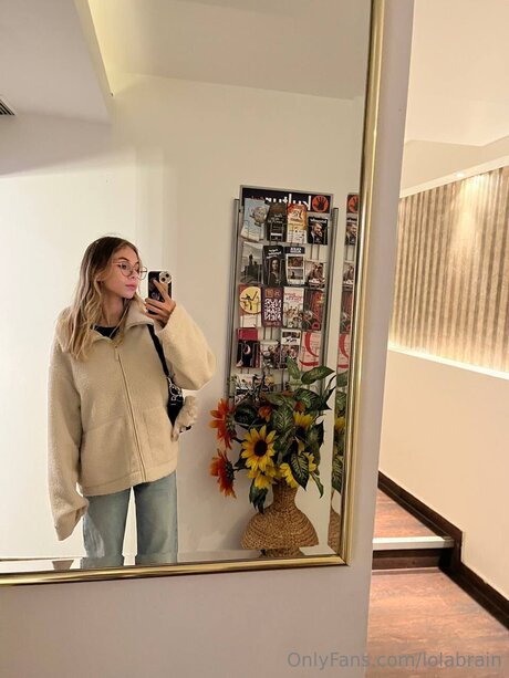 Lolabrain sex actress image