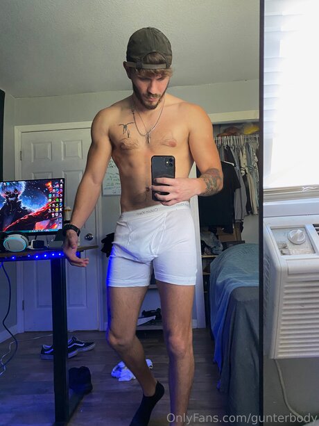 Gunterbody model nice photo