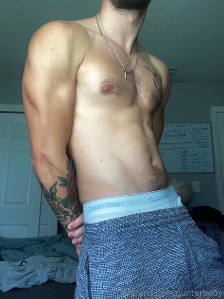 Gunterbody pretty actress photo