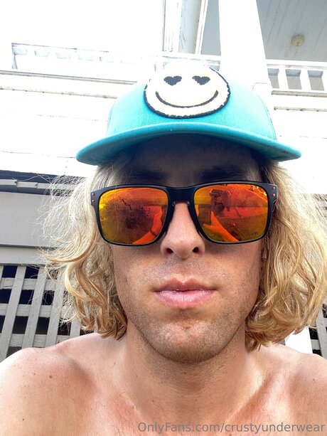 Crustyunderwear art model pic