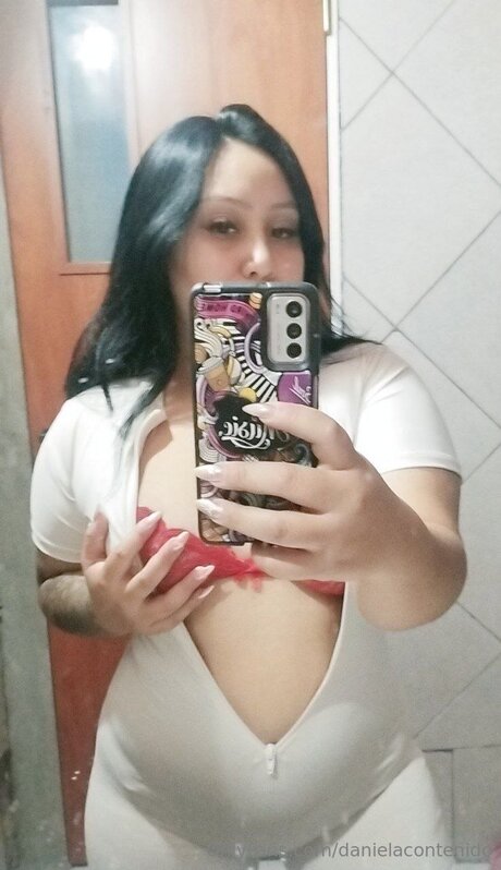 Danielacontenido model naked photo