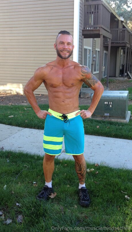 Musclemindsetfree sexy model pics